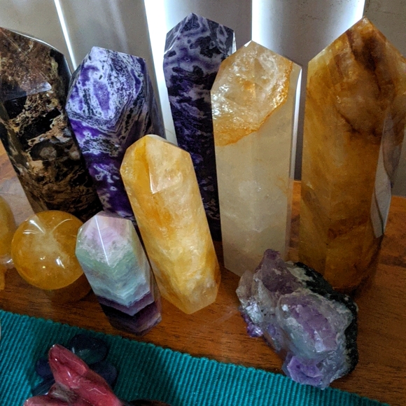 Brownie's Crystal SALE 💎 HELPING OFFSET VET Bills 1year anniversary SHOW - Picture 8 of 13